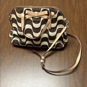 Kate Spade Brown and Cream Wave Pattern Bag‎